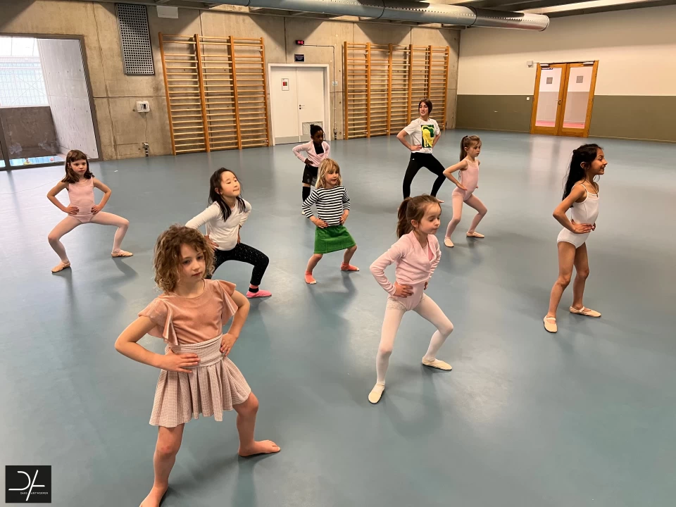 Meekijken bij... Initiatie Klassiek Ballet 6+