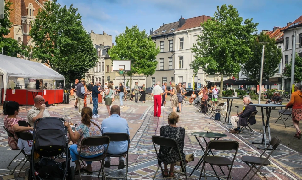 Zomers feestje op het plein #1
