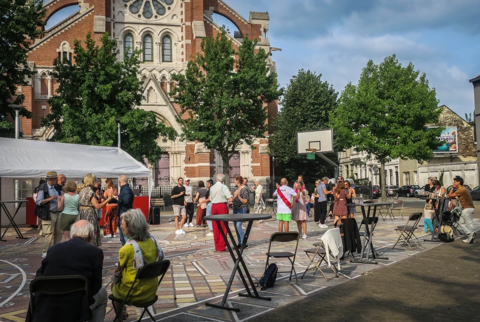 Zomers feestje op het plein #1