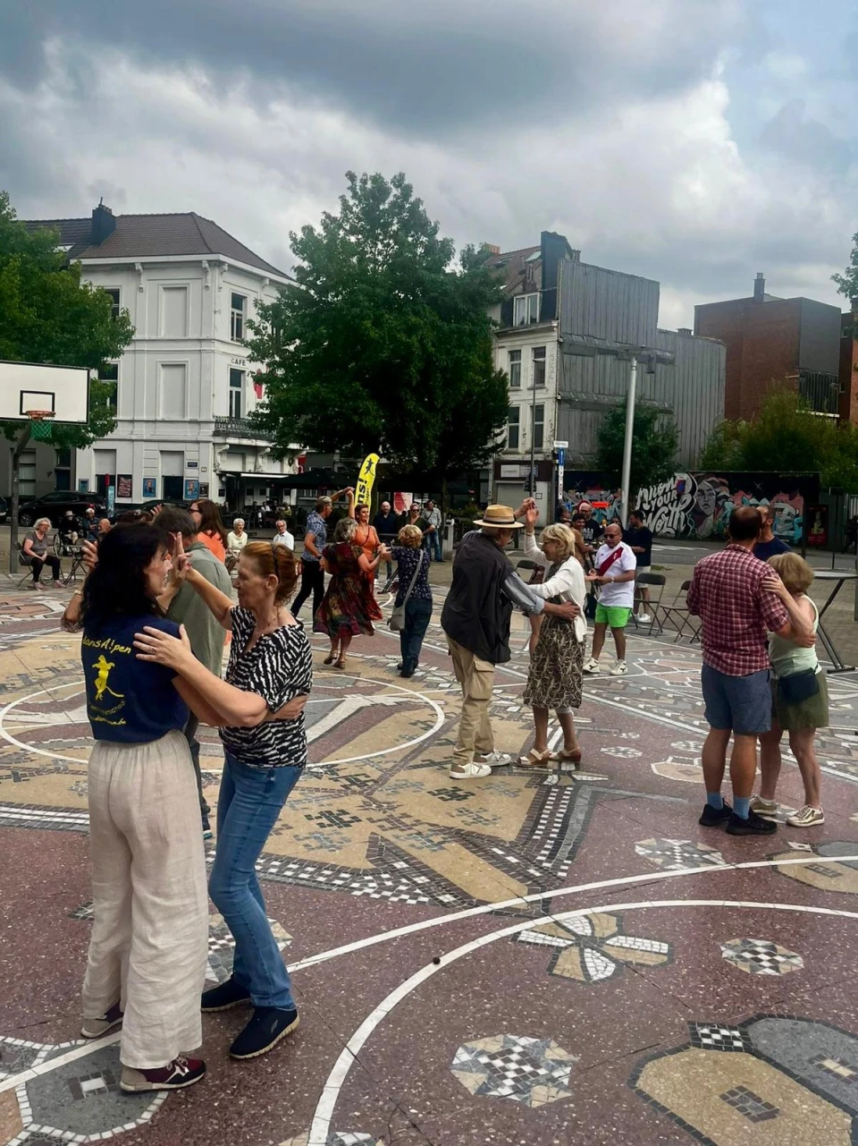 Zomers feestje op het plein #1