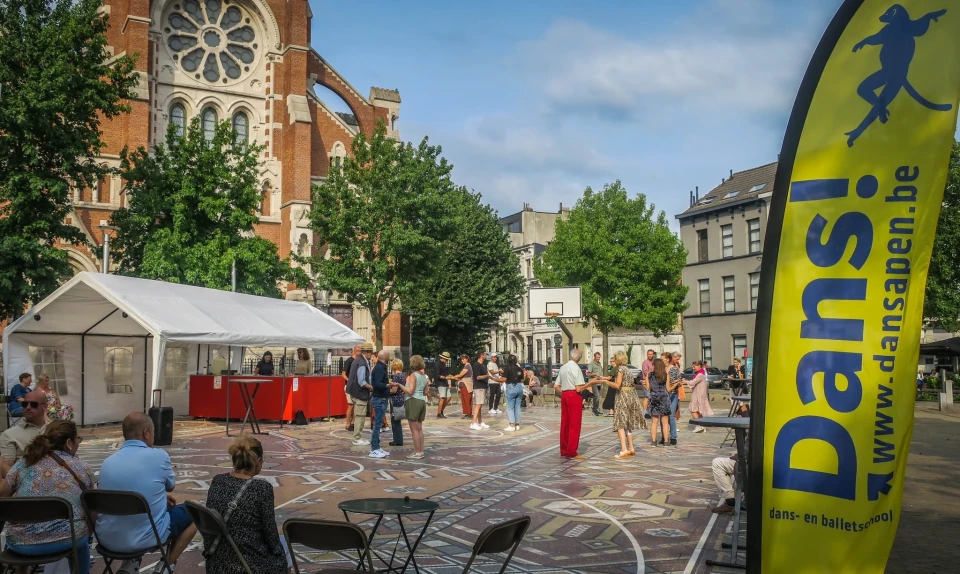 Zomers feestje op het plein #1