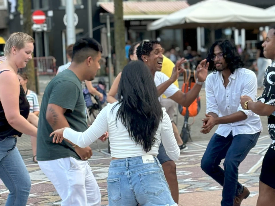 Zomers feestje op het plein #2